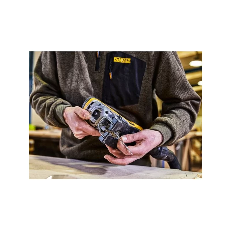 Wyrzynarka DEWALT DW331KT 701W 130mm gł/cię