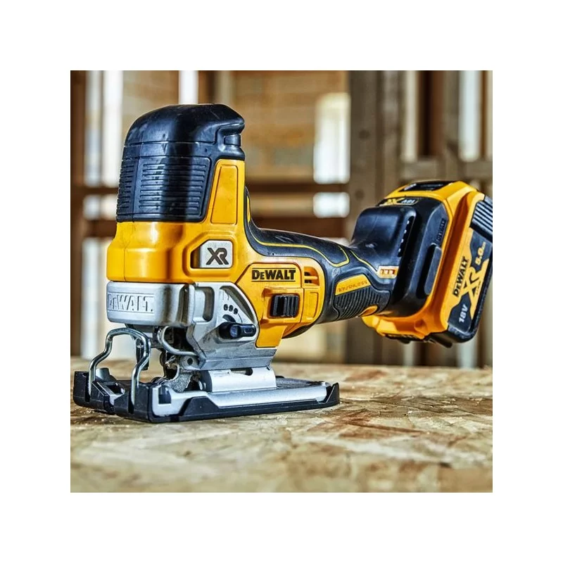 Wyrzynarka DEWALT DCS335NT 18V 135mm XR gł/cię