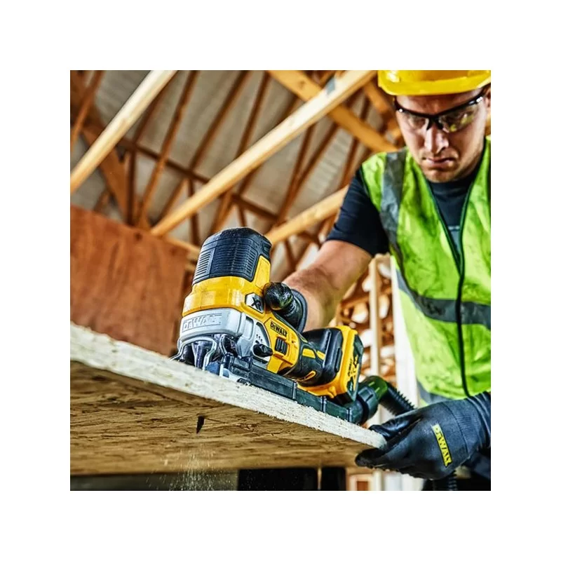 Wyrzynarka DEWALT DCS335NT 18V 135mm XR gł/cię