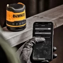 Głośnik budowlany Bluetooth IP67 5W DeWALT DCR009
