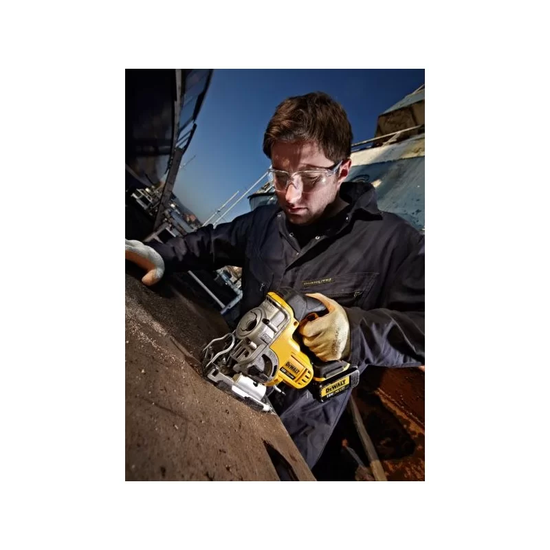 Wyrzynarka DEWALT DCS331N 18V 135mm gł/cię body