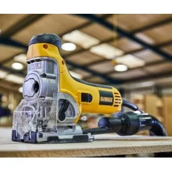 Wyrzynarka DEWALT DW333KT 701W 130mm gł/cię
