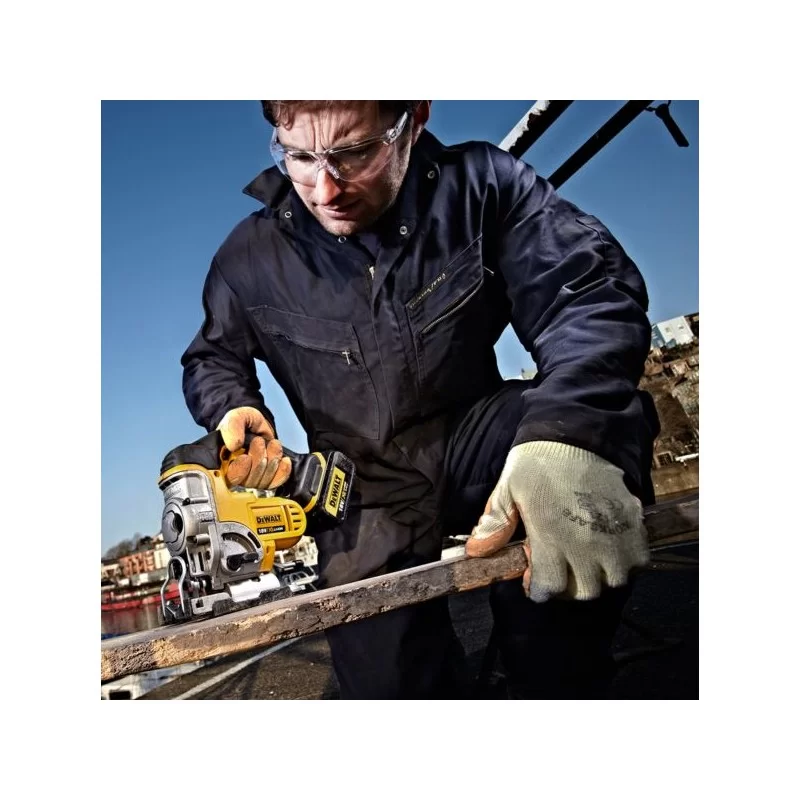 Wyrzynarka DEWALT DCS331M2 18V 135mm 2x4Ah gł/cię