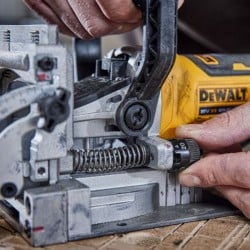 Frezarka lamelownica 18V 104x20mm DeWALT DCW682N
