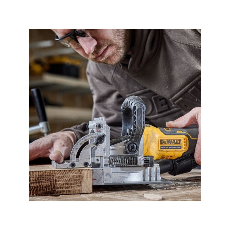 Frezarka lamelownica 18V 104x20mm DeWALT DCW682NT