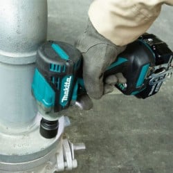 Klucz udarowy Makita DTW300RTJ 18V LXT XPT BL 2x5Ah 1/2'’ 330Nm Makpac