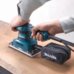 Szlifierka oscylacyjna ze stopą prostokątną Makita BO3711 185x93mm z regulacją obrotów
