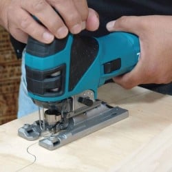 Wyrzynarka 720W typ T 5-biegowa Makita 4351FCTJ