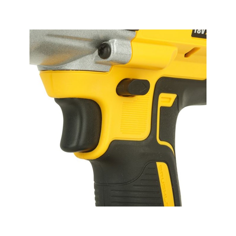 Klucz udarowy DeWALT DCF899P2 XR 18V 2x5Ah BL 950Nm 1/2'' + zestaw 7 nasadek udarowych DeWALT DWMT74737-0 rękawice walizka