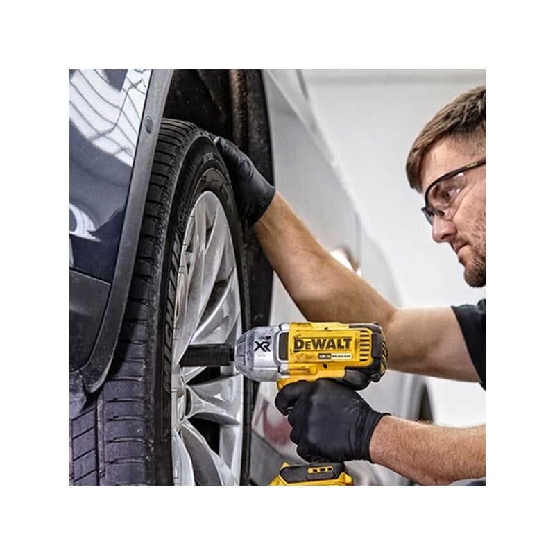 Klucz udarowy DeWALT DCF899P2 XR 18V 2x5Ah BL 950Nm 1/2'' + zestaw 7 nasadek udarowych DeWALT DWMT74737-0 rękawice walizka