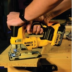 Wyrzynarka DEWALT DCS334P2 18V 135mm 2x5Ah gł/cię