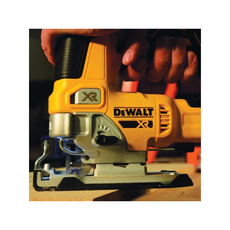 Wyrzynarka DEWALT DCS334P2 18V 135mm 2x5Ah gł/cię