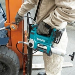 Smarownica akumulatorowa 18V body karton Makita DGP180Z + ładowarka + akumulator 1x5Ah BL1850B