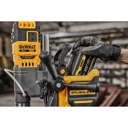 Wiertarka magnetyczna DeWALT DCD1623X2G 18V BL XR 1100W 2x9Ah 50mm walizka