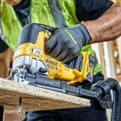 Wyrzynarka DeWalt DCS334N 18V BL 135mm body