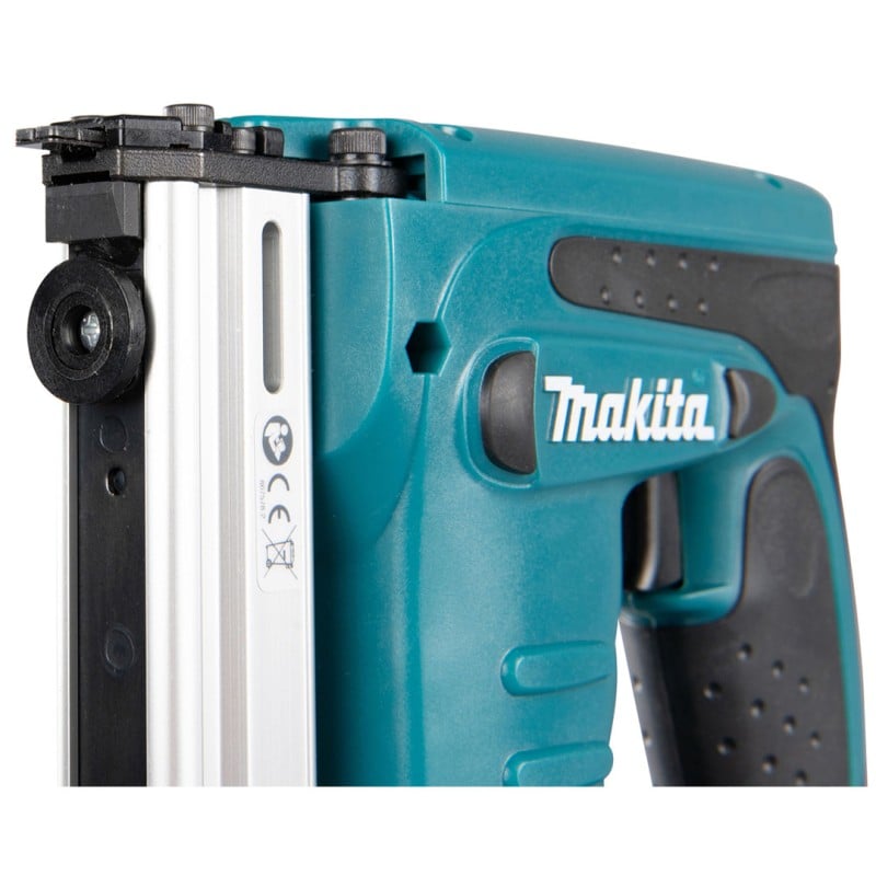 Akumulatorowy zszywacz Makita DST221ZJ LXT 18V 1,5Ah 10-22mm, walizka MakPac