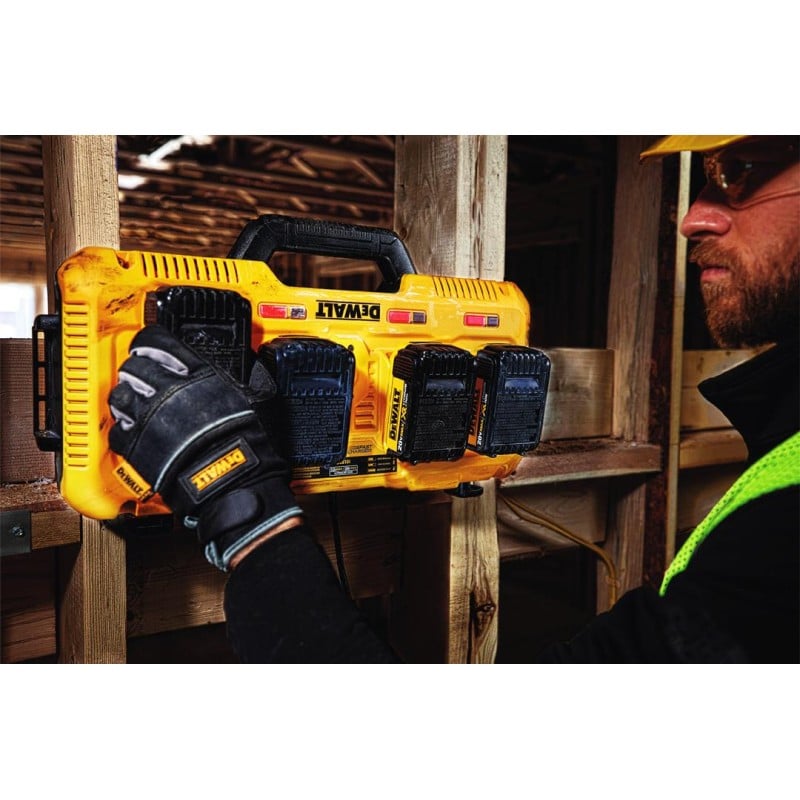 Ładowarka DCB104 wieloportowa 4x 10,8- 54V DeWalt