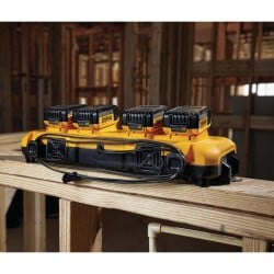 Ładowarka 4-portowa DCB104+ 2x akumulatory DCB184 5Ah DeWALT