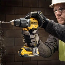Akumulatorowa wiertarko-wkrętarka udarowa DeWALT DCD799D2T-QW 18V XR 74 Nm BL 2x2Ah walizka