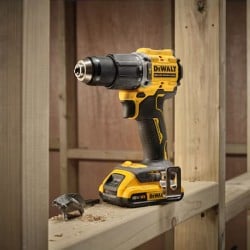 Akumulatorowa wiertarko-wkrętarka udarowa DeWALT DCD799D2T-QW 18V XR 74 Nm BL 2x2Ah walizka