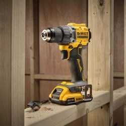 Akumulatorowa wiertarko-wkrętarka DeWALT DCD794D2T-QW 18V XR 74Nm 2x2Ah BL walizka