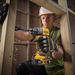 Akumulatorowa wiertarko-wkrętarka DeWALT DCD794P2T-QW 18V XR 74Nm 2x5Ah BL walizka