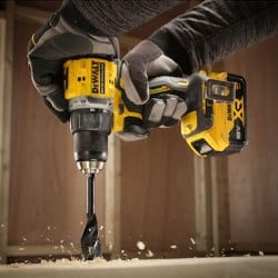 Akumulatorowa wiertarko-wkrętarka DeWALT DCD794P2T-QW 18V XR 74Nm 2x5Ah BL walizka