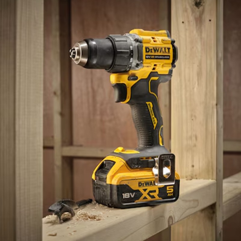 Akumulatorowa wiertarko-wkrętarka DeWALT DCD794P2T-QW 18V XR 74Nm 2x5Ah BL walizka