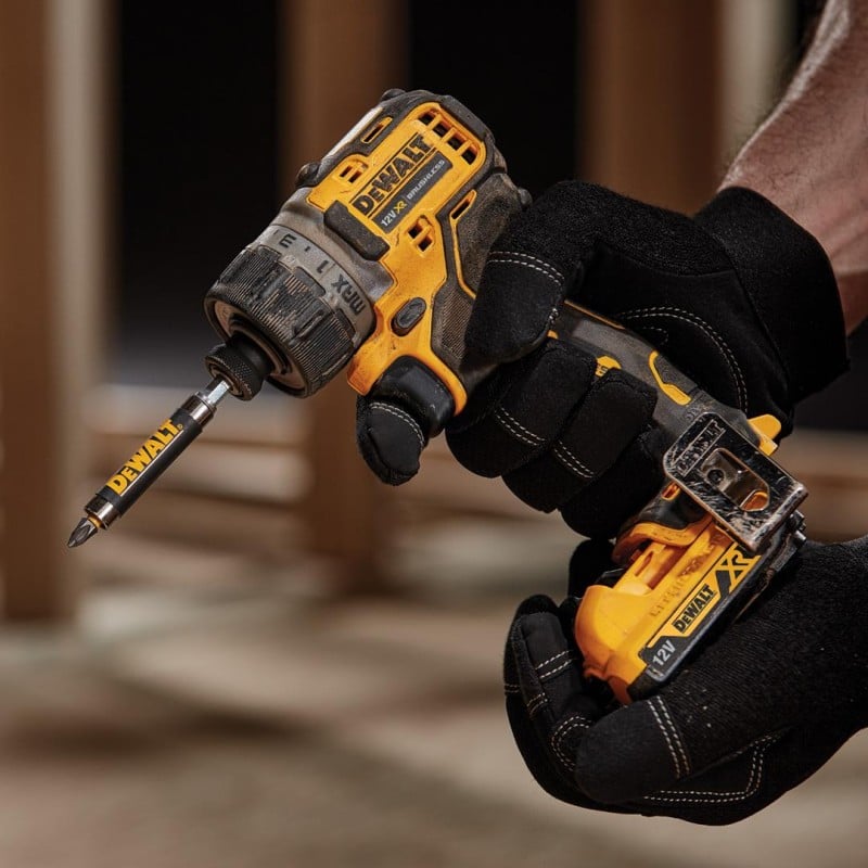 Wkrętarka 12V BL 8 Nm 2x2Ah kufer DeWALT DCF601D2