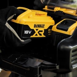 Kosiarka 2x18V z napędem 2x6Ah DeWALT DCMWSP564T2