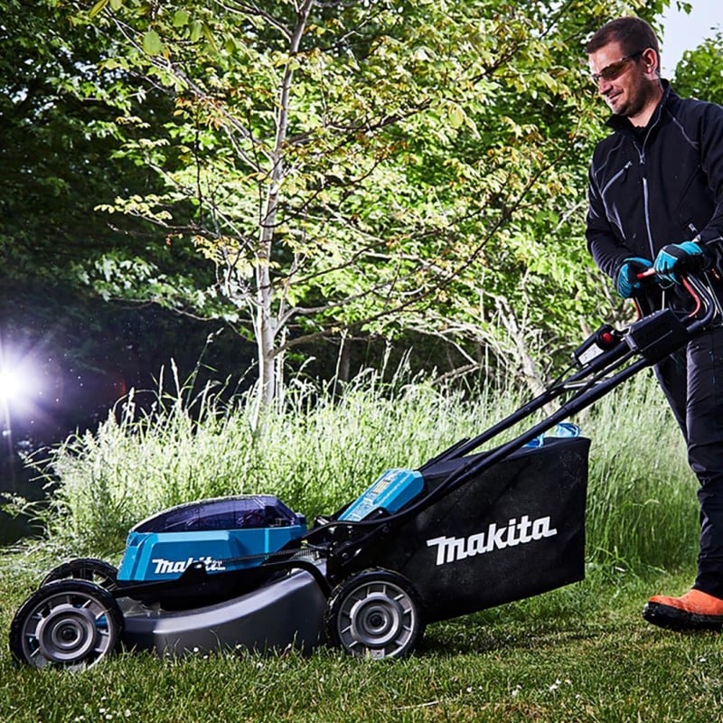 Kosiarka z napędem 36V 2x18V 53cm Makita DLM532Z