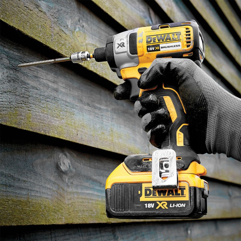 Zestaw elektronarzędzi udarowych COMBO DeWALT DCK266P3T 18V XR BL 3x5Ah walizka