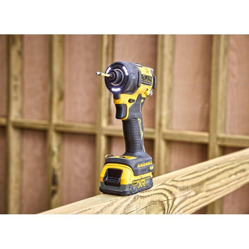 Zakrętarka udarowa olejowa DeWALT DCF870E2T 18V XR 2x1,7Ah BL 50Nm