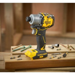 Zakrętarka udarowa STANLEY FATMAX SFMCF830D2K-QW V20 18V 203Nm 2x2Ah walizka