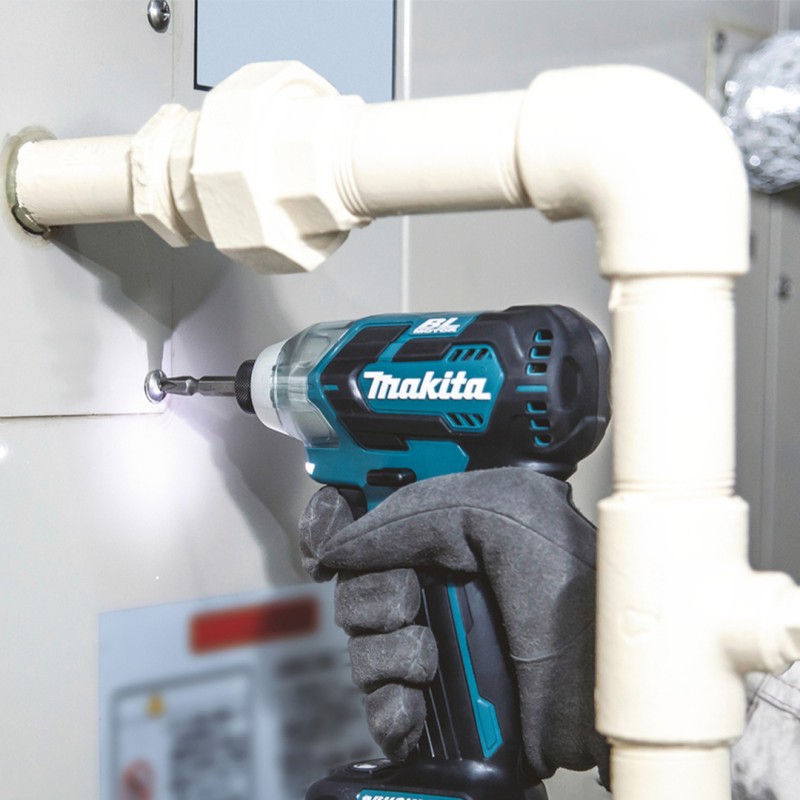 Akumulatorowa zakrętarka udarowa Makita TD111DSAE 12V MAX CXT 2x2Ah BL XPT walizka