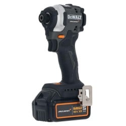 Zakrętarka udarowa DeWALT DCF85MP2T 18V XR 206Nm 1/4'' 2x5Ah McLaren walizka