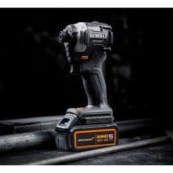Zakrętarka udarowa DeWALT DCF85MP2T 18V XR 206Nm 1/4'' 2x5Ah McLaren walizka