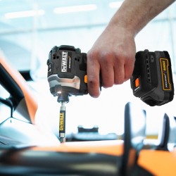 Zakrętarka 2x1,7Ah 208Nm MCLAREN DeWALT DCF85ME2GT