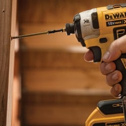 Zakrętarka udr 18V body 205Nm DeWalt + akcesoria