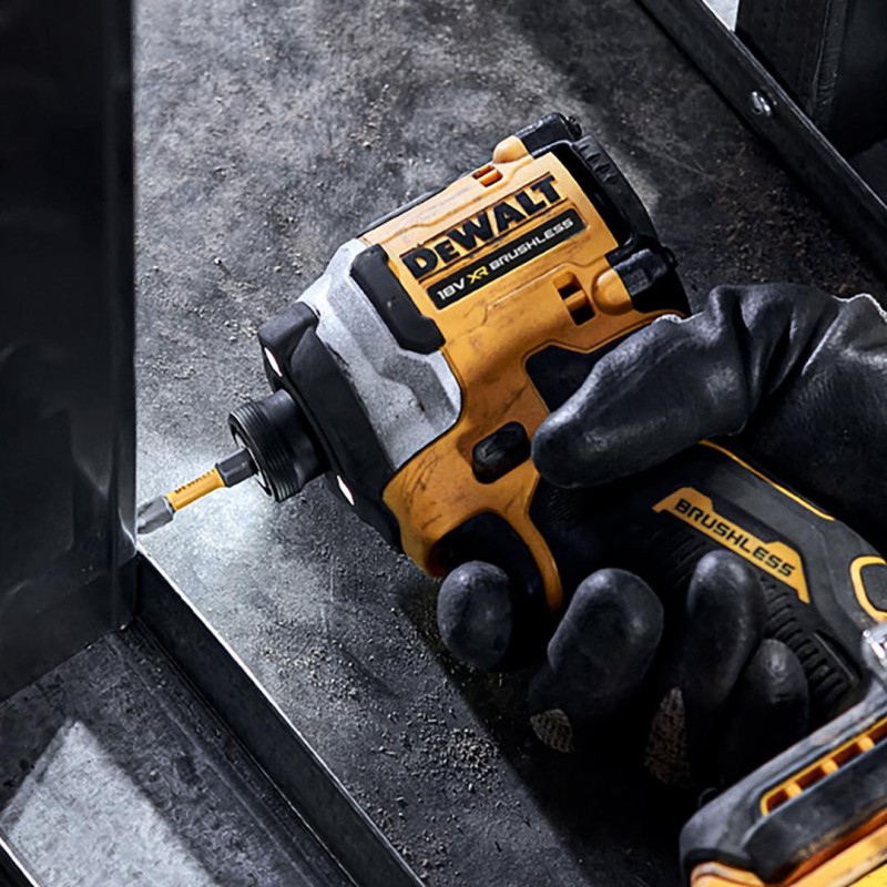 Zakrętarka 1/4'' 206Nm 18V 2x4Ah DeWALT DCF850M2