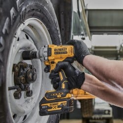 Klucz udarowy 18V 812Nm 1/2'' 2x5Ah 4-biegi DeWalt