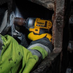 Klucz udarowy DEWALT DCF880P2 203Nm 18V 1/2'' 2x5Ah