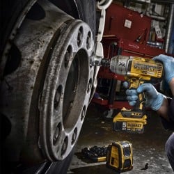 Klucz udarowy 950Nm 18V 1/2 2x5Ah DeWALT DCF899HP2