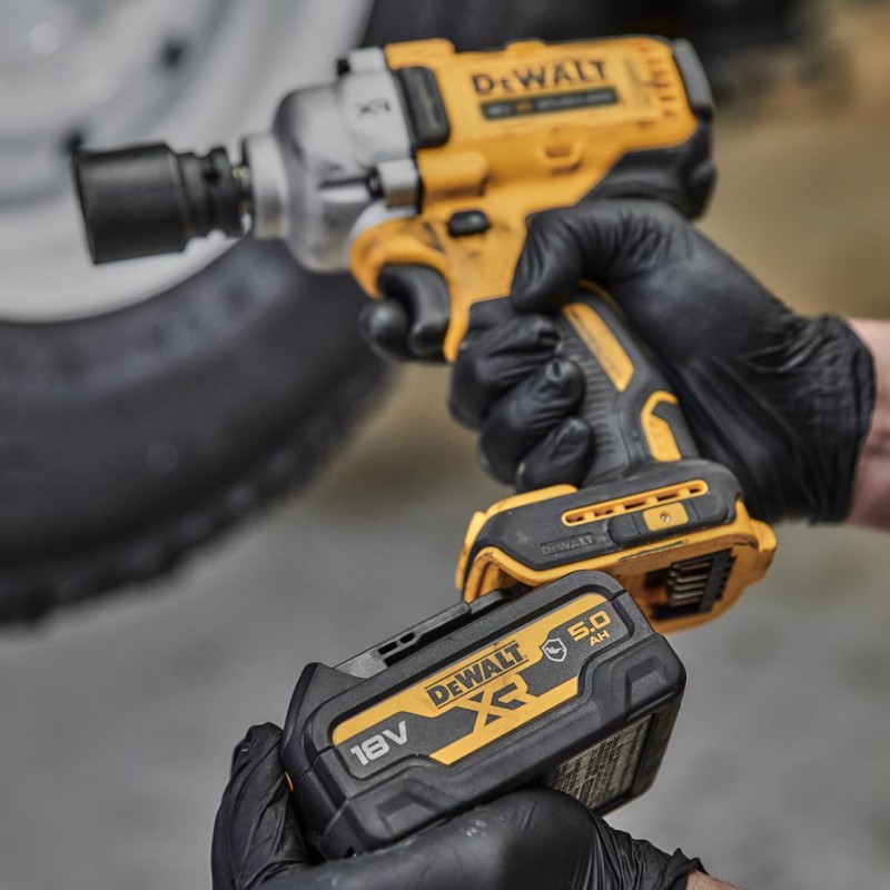 Klucz udar 1/2 18V 812Nm 2x5Ah DeWALT DCF891P2T-QW