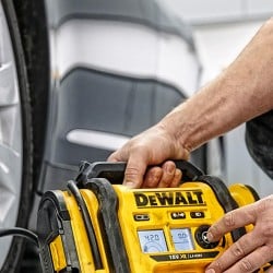 Kompresor samochodowy DeWALT DCC018N 11bar zasilany na 3 sposoby + zasilacz DeWALT N557515 230V z przewodem do kompresora