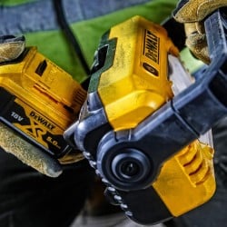 Latarka akumulatorowa LED 12-18V DeWalt DCL077-XJ
