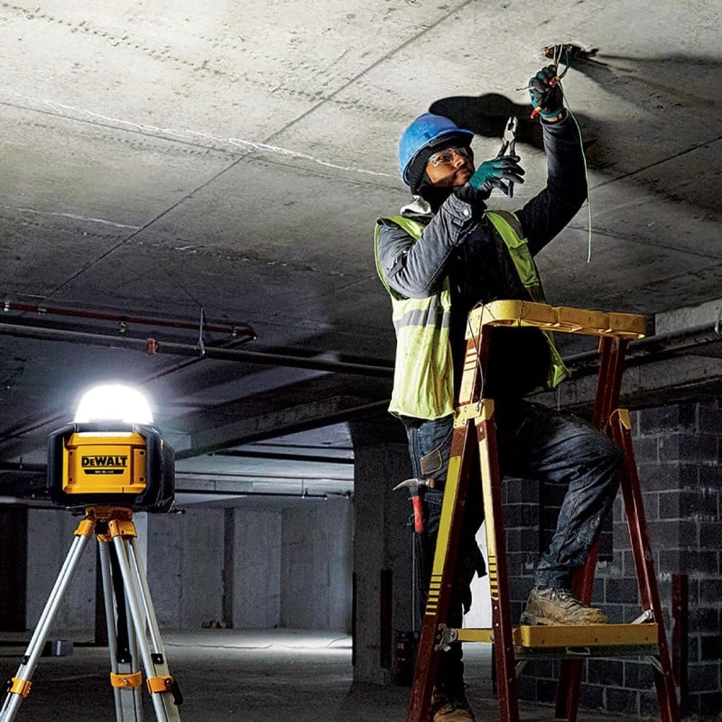 Lampa DEWALT DCL074-XJ 18V 5000lm LED body