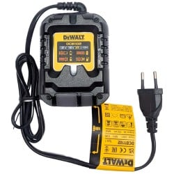 Latarka LED 18V DCL050 DeWALT + 1x4Ah + ładowarka