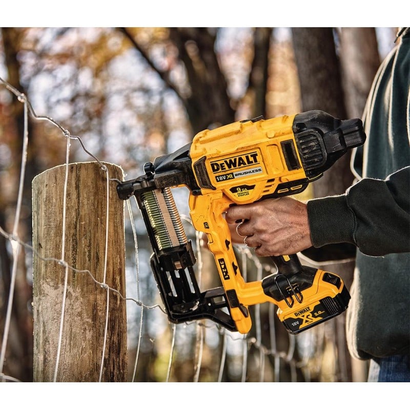 Zszywacz do ogrodzeń DeWALT DCFS950P2 XR 18V BL 9Ga 40-50mm 2x5Ah walizka