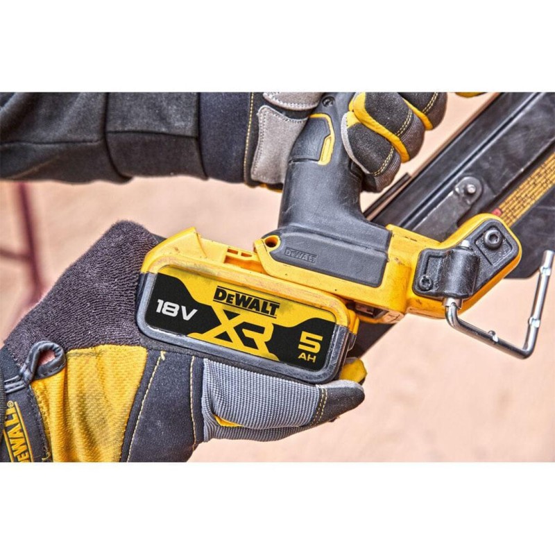 Gwoździarka akumulatorowa DeWALT DCN930P2 18V XR BL 33° 50-90mm 2x5Ah walizka